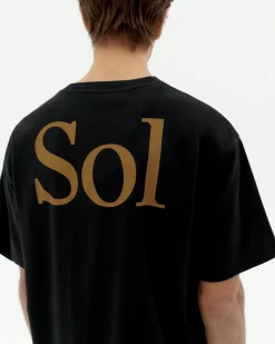 Camiseta negra sol type espalda Aaron
