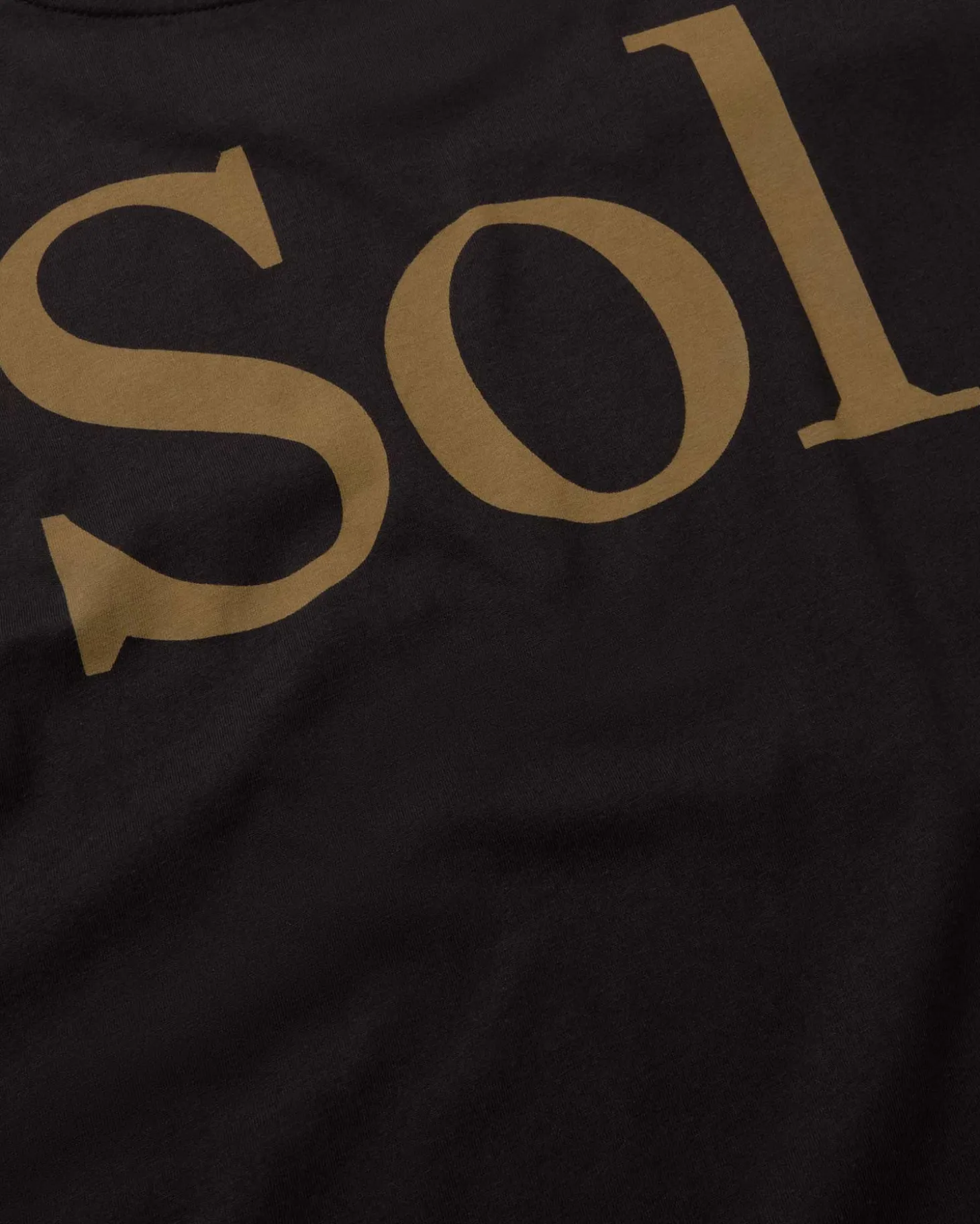 Camiseta negra sol type espalda Aaron