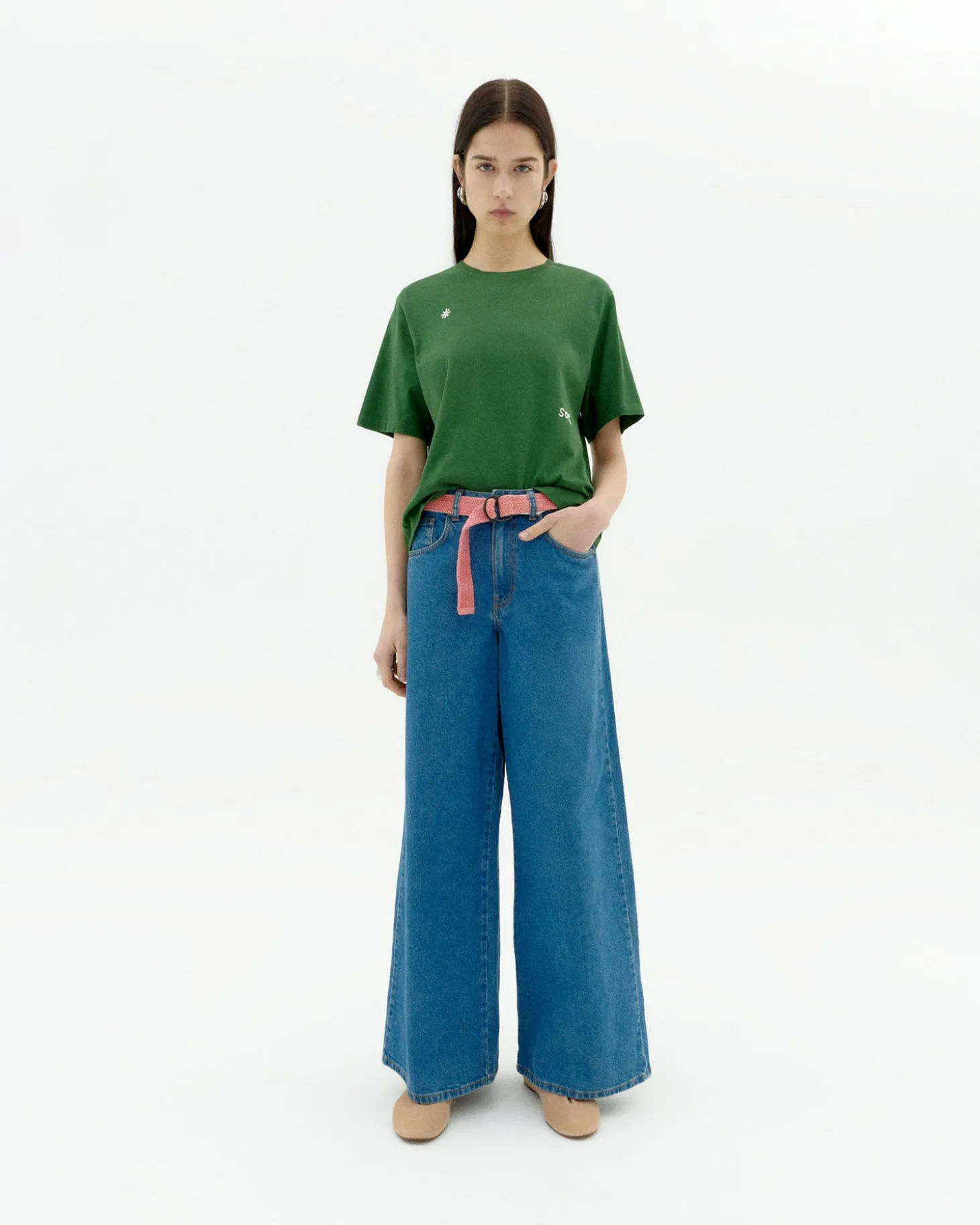Camiseta verde bordada a mano Lucia