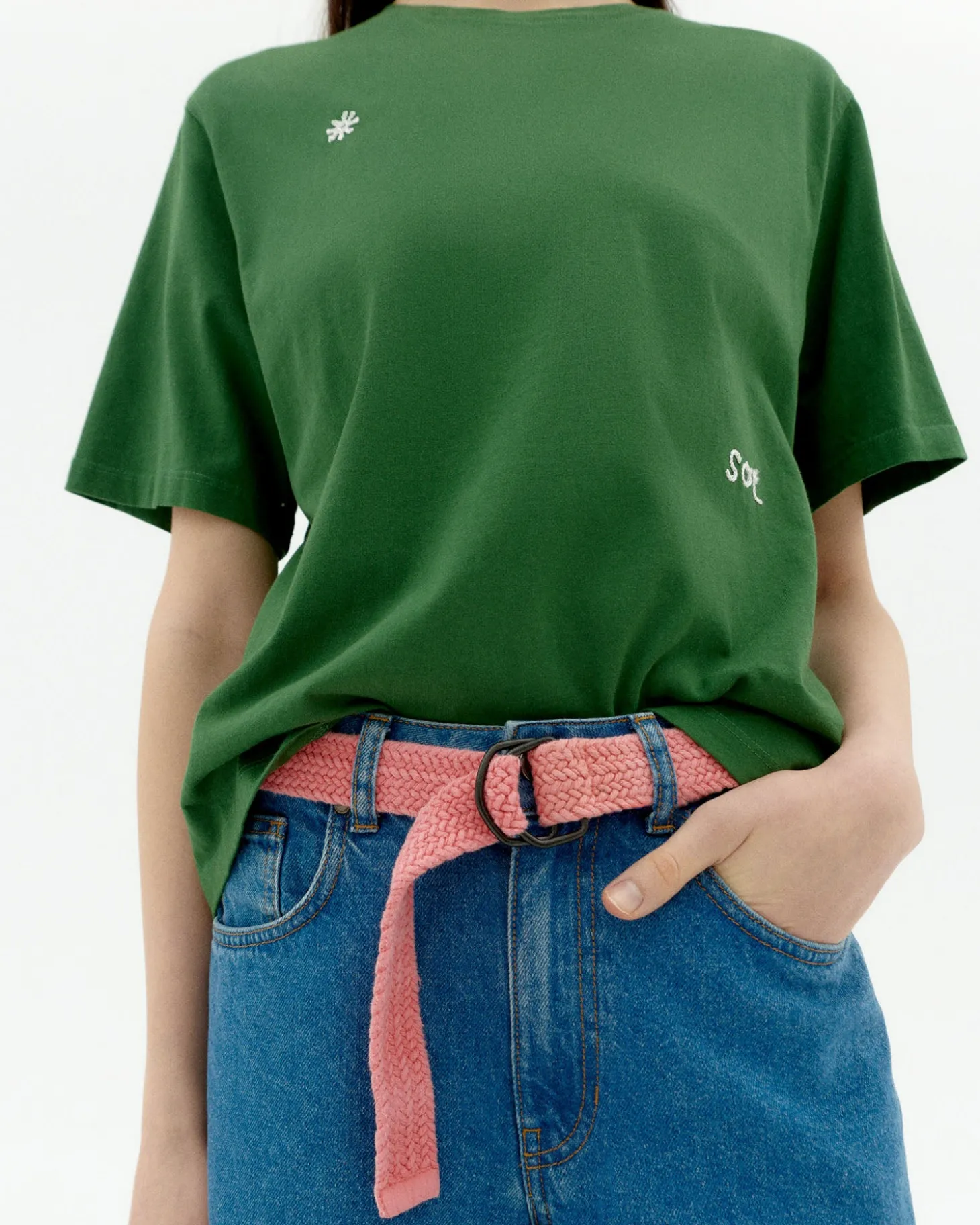 Camiseta verde bordada a mano Lucia
