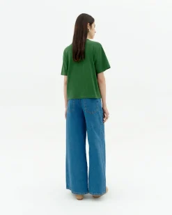 Camiseta verde bordada a mano Lucia