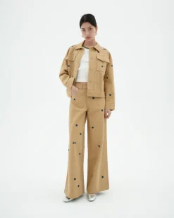 Chaqueta camel bordada a mano Frans
