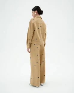 Chaqueta camel bordada a mano Frans