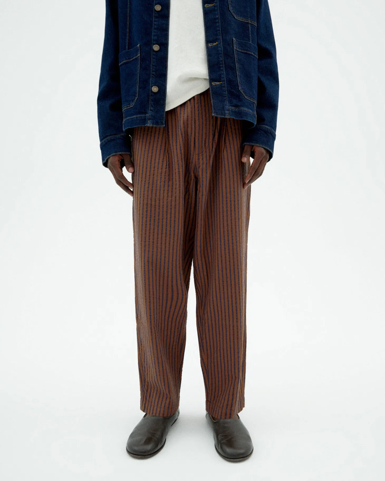 Pantalón loose marrón rayas Luc