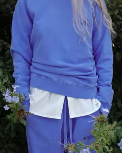 Sudadera unisex violeta tinte natural