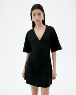 Vestido corto negro escote V Kim